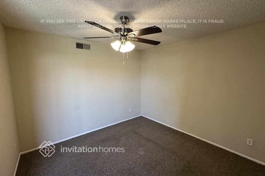 Building Photo - 1643 W Muriel Dr