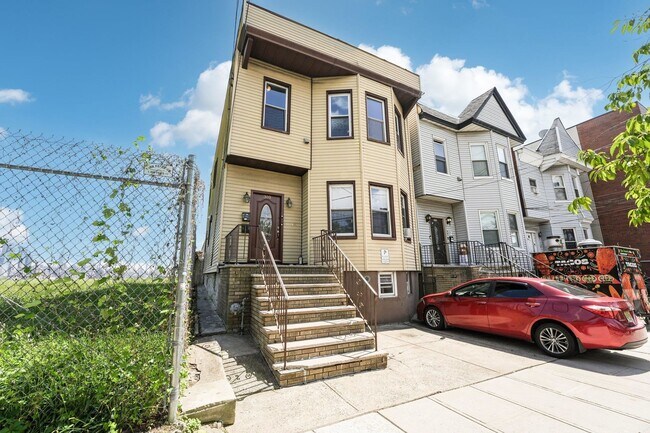 Building Photo - 310 Palisade Ave