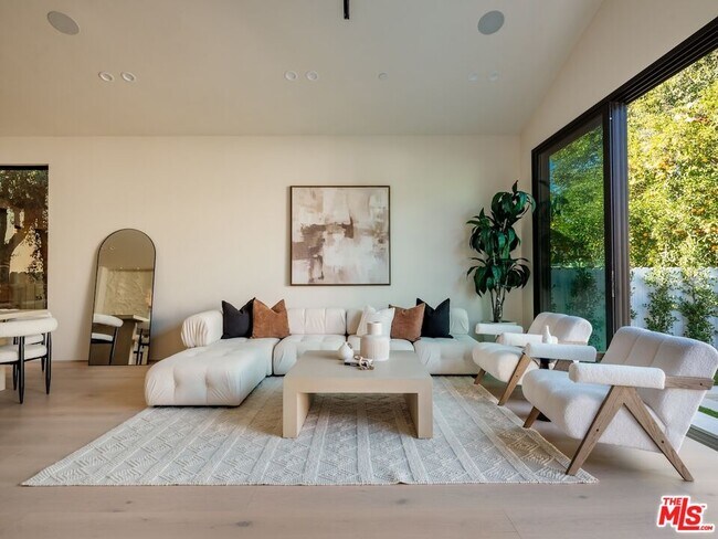 Building Photo - 14647 Morrison St