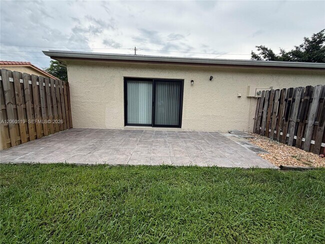 Building Photo - 4171 NW 110th Ave