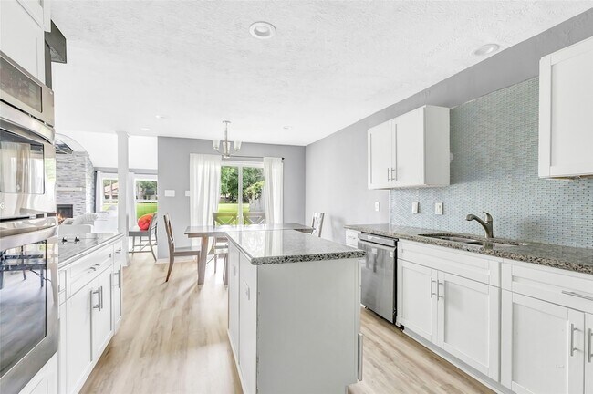 Building Photo - 1746 Cloister Dr