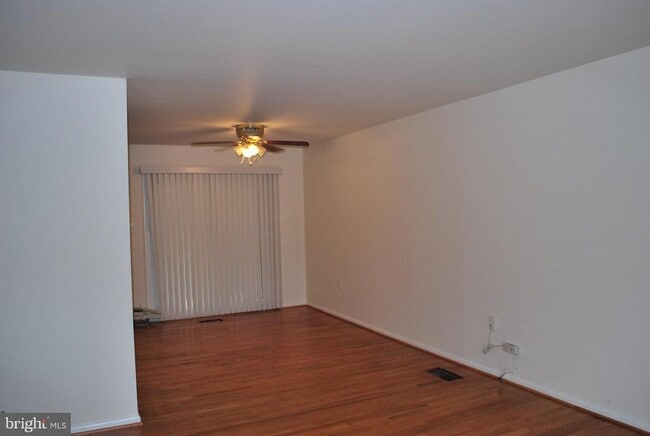 Building Photo - 5614 Duchaine Dr