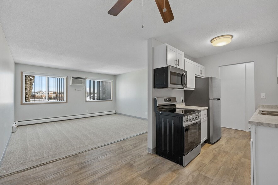 Primary Photo - 109th Place Apartments