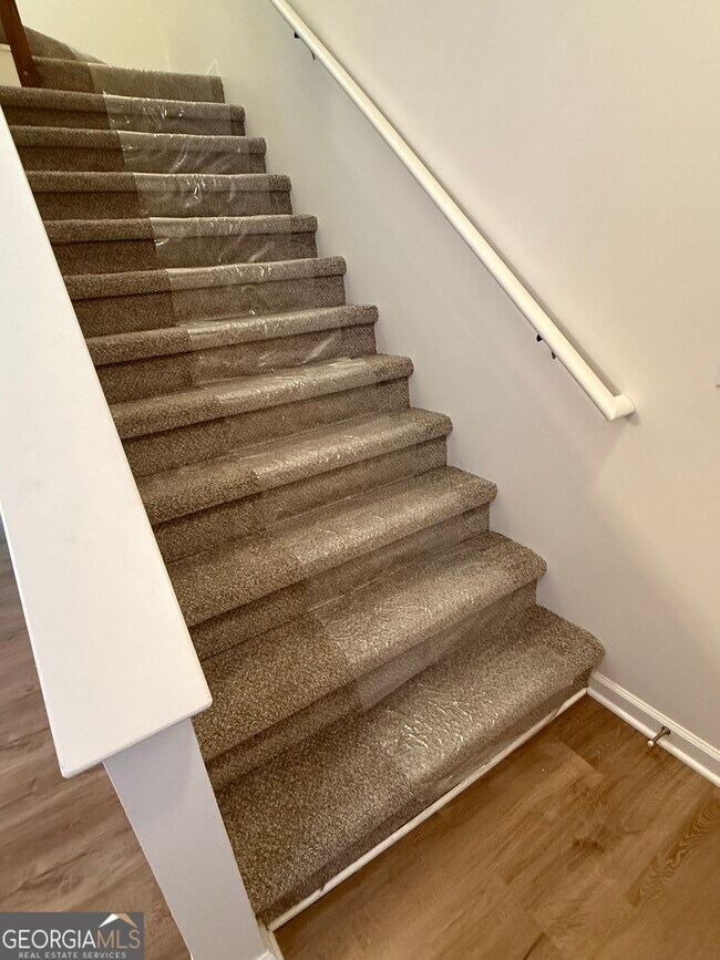 Building Photo - 160 2nd St