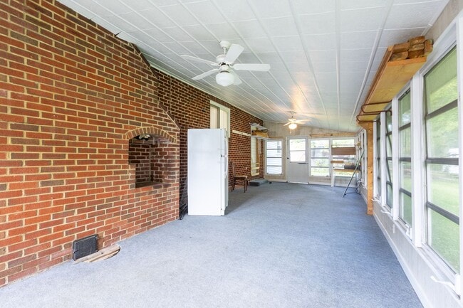 Building Photo - Lovely 3 BR/2 BA Single-Family Home in Gle...