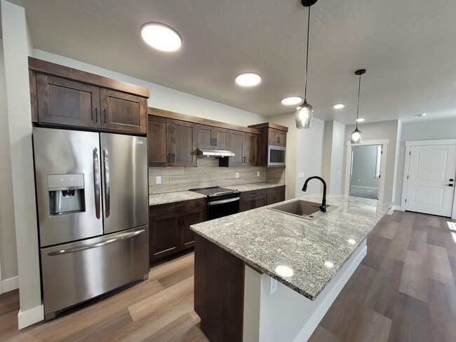 Building Photo - Stunning New Home in Meridian!