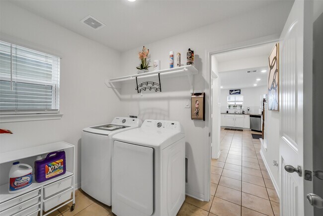 Building Photo - 16502 Live Oak Canyon Dr