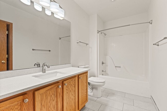 Building Photo - 13-13 Redtail Ct