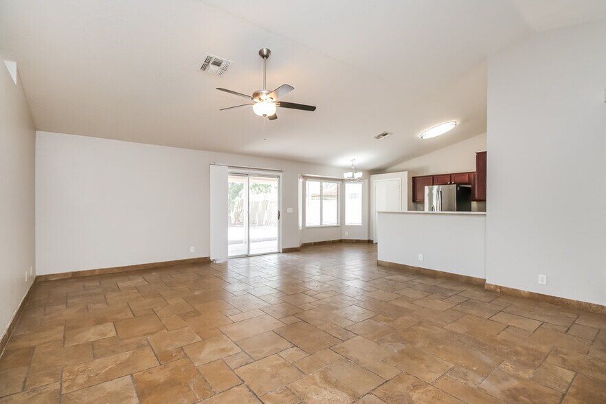 Building Photo - 1042 S Canal Dr