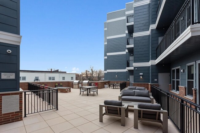 Building Photo - 105 North St