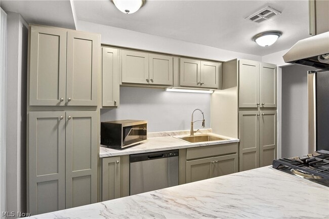 Building Photo - 12900 Lake Ave