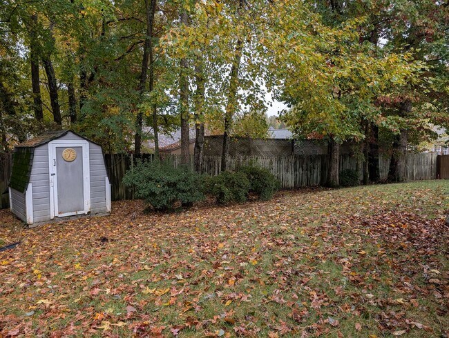 Building Photo - Beautiful ranch Style home located in the ...