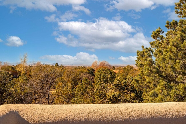 Building Photo - 1015 Foothills Trail