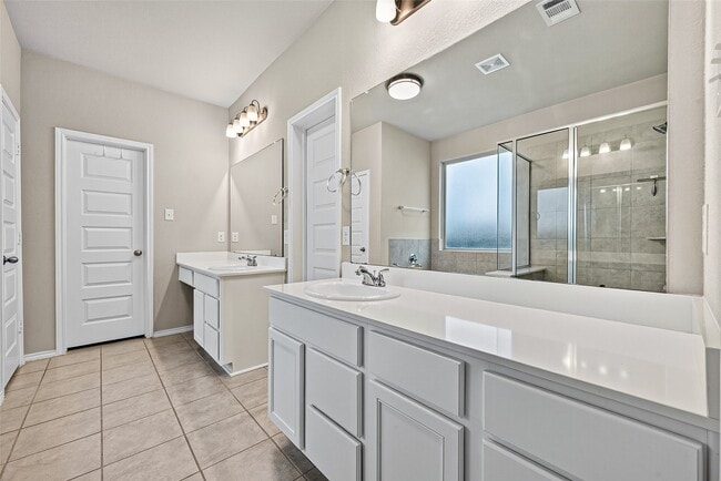 Building Photo - 2511 Sandbar Shark Ct
