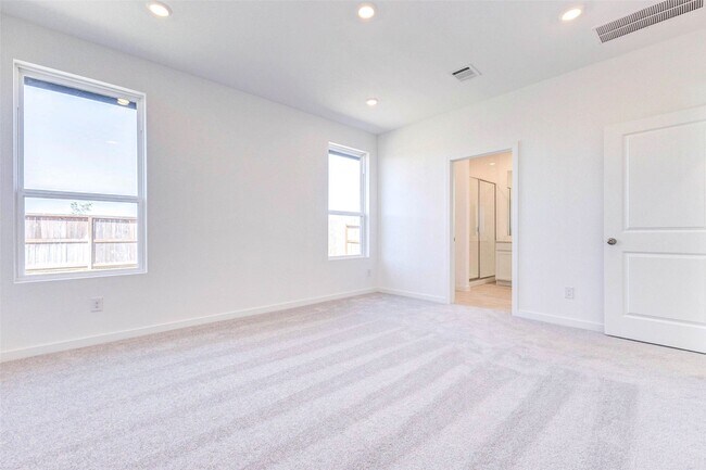 Building Photo - 27410 Sweetwater Bay Dr