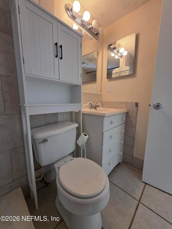 Building Photo - 1603 Challenger Ct W