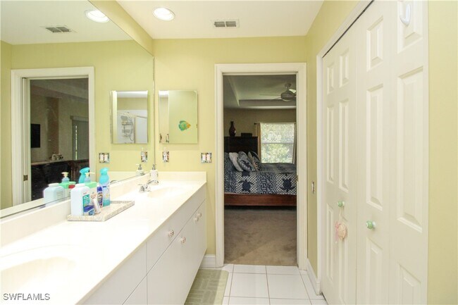 Building Photo - 1045 Tarpon Cove Dr