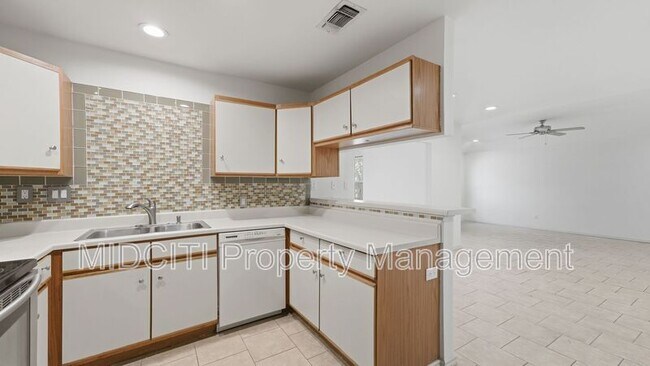 Building Photo - 1233 Hollyhock Ln
