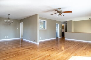 Building Photo - 908 Dartford Rd