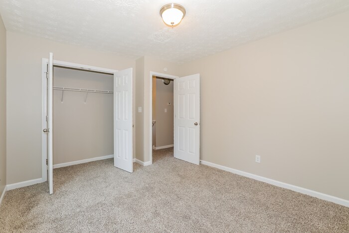 Building Photo - 120 Apache Dr