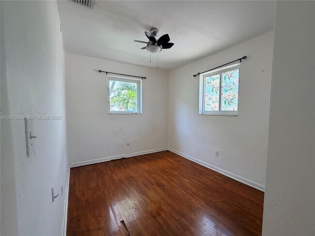 Building Photo - 3068 Carter St