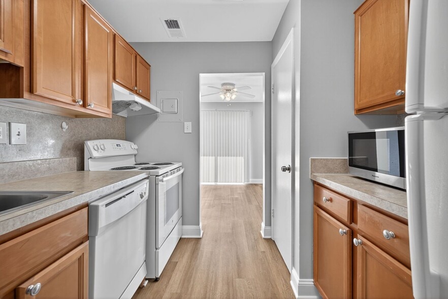 Primary Photo - Brooklawn Apartments