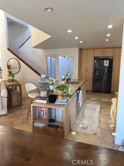 Building Photo - 377 Magnolia Dr