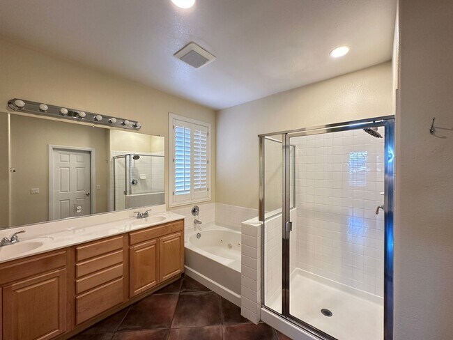 Building Photo - MADISON PLACE AT SUMMERLIN