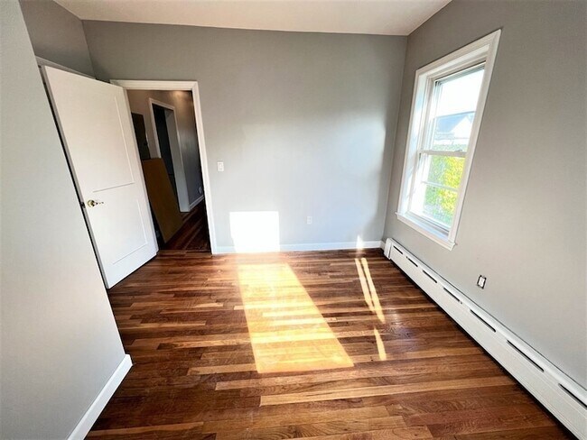 Building Photo - 25 Teragram St