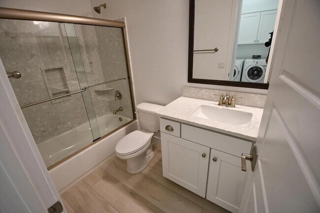 Building Photo - 820 E Ashurst Dr