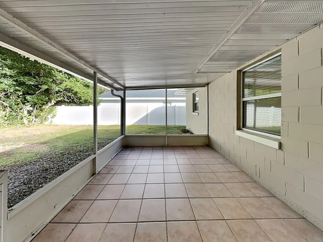 Building Photo - 1556 Nottingham Dr