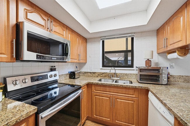 Building Photo - 8412 Shadow Ct