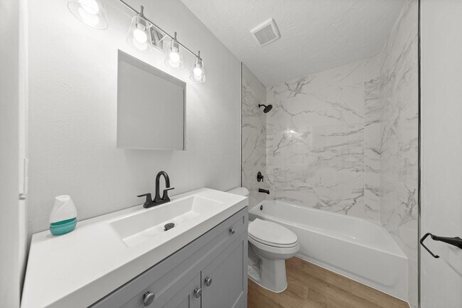 Building Photo - 2931 SE 52nd Ave