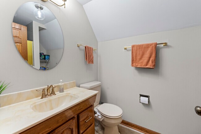 Building Photo - 707 Republic Ct