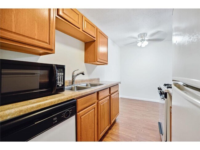 Building Photo - 5315 Minnehaha Ave