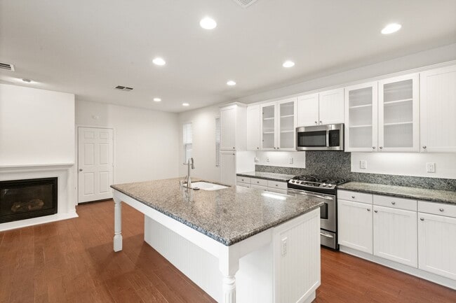 Building Photo - Four Bedroom + Loft Home in Harveston Comm...