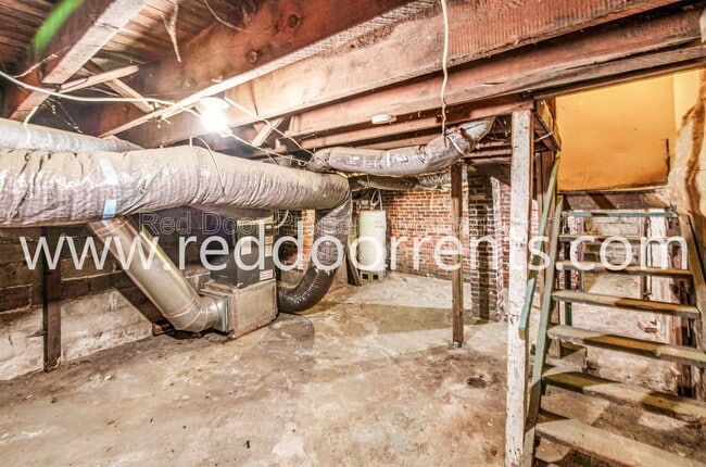 Building Photo - 736 E Morris St