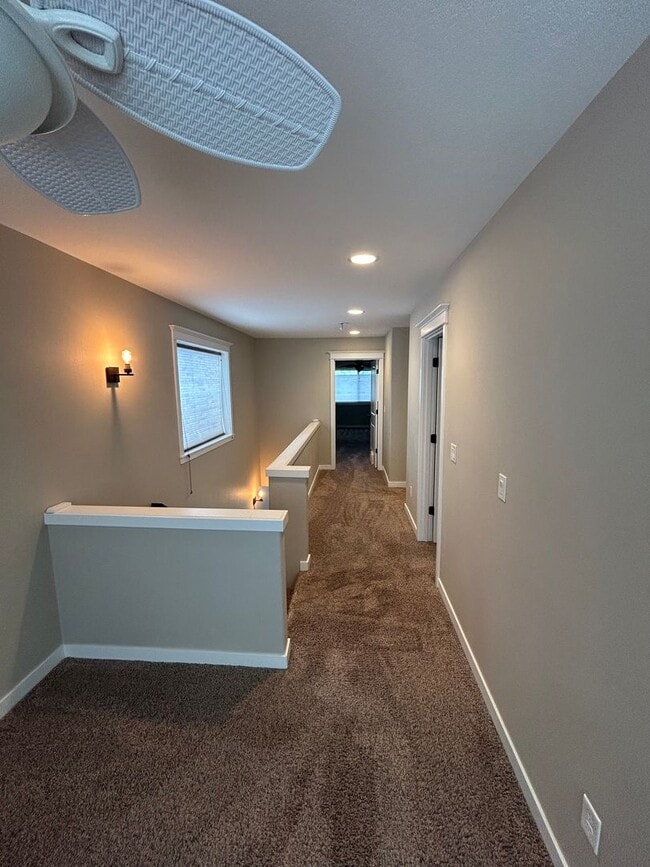 Building Photo - Beautiful 4 Bedroom, 2.5 Bath Home in Newberg- Pet Friendly!