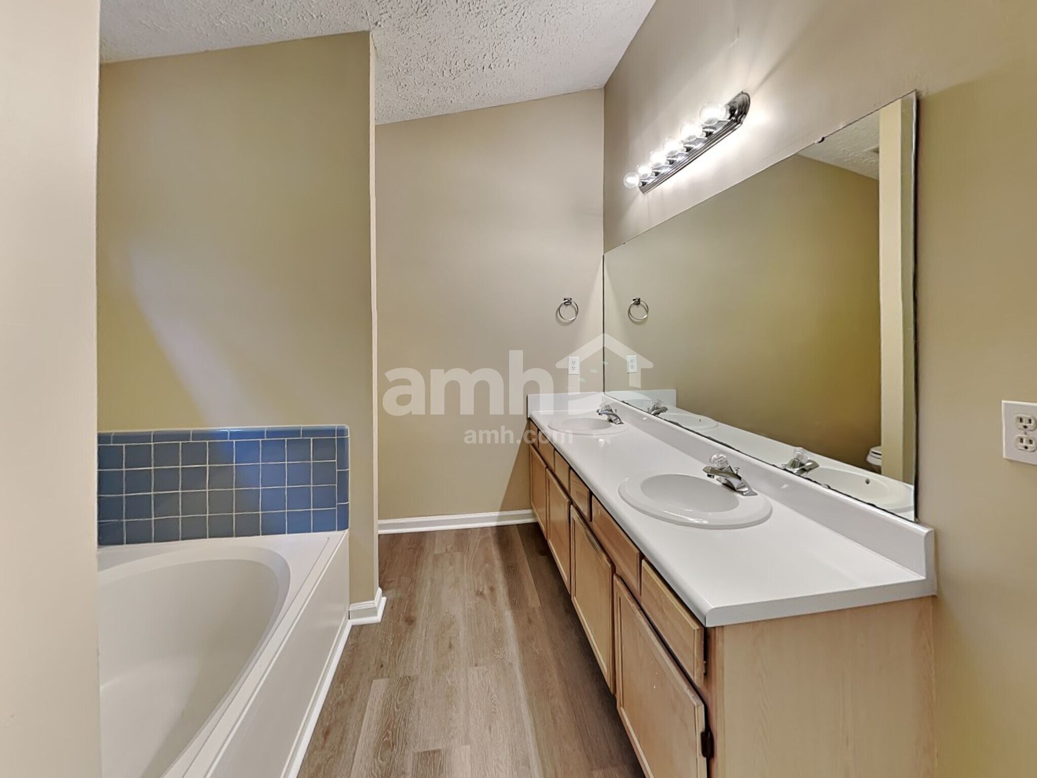 Building Photo - 108 Summershade Ct