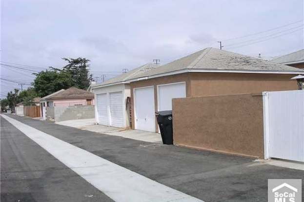 Building Photo - 17039 Crenshaw Blvd