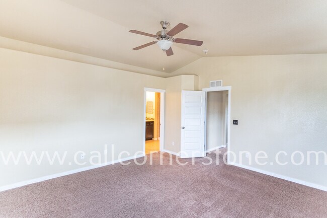 Building Photo - 1322 Antrim Loop