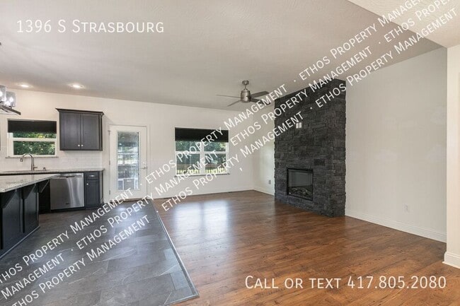 Building Photo - 1396 S Strasbourg-