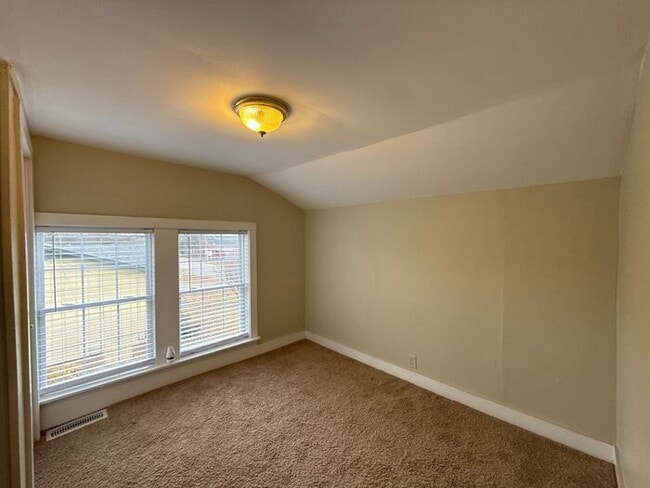 Building Photo - Duplex - Salisbury