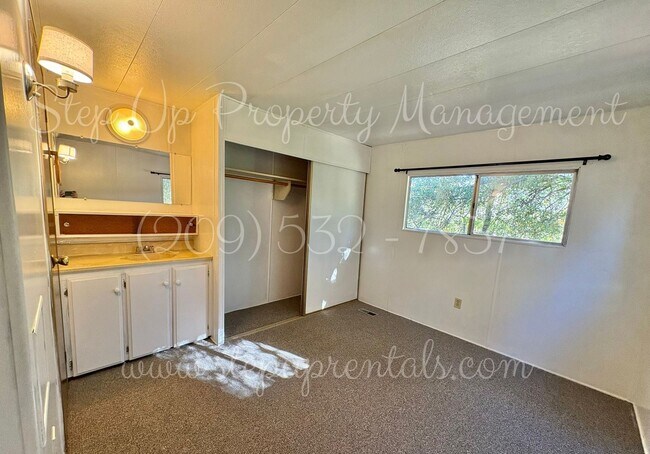 Building Photo - 20381 Sherry Ct