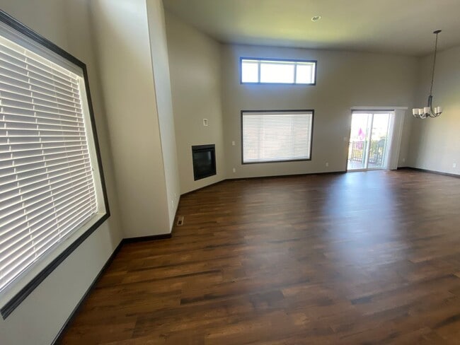 Primary Photo - 3375 Pr Hts Wy