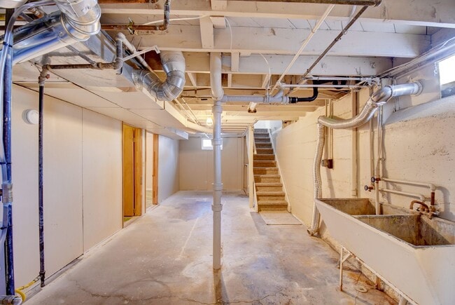 Building Photo - 4840 S Pearl St
