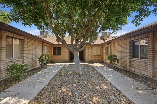 Building Photo - 126 W Loma Vista Dr