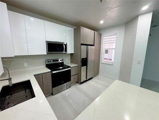Building Photo - 4351 SW 160th Ave