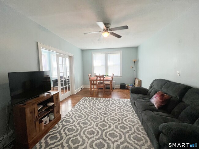 Building Photo - 793 Milford Point Rd