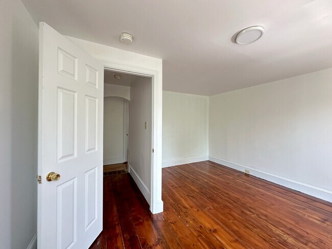 Building Photo - 1232 N Hancock St